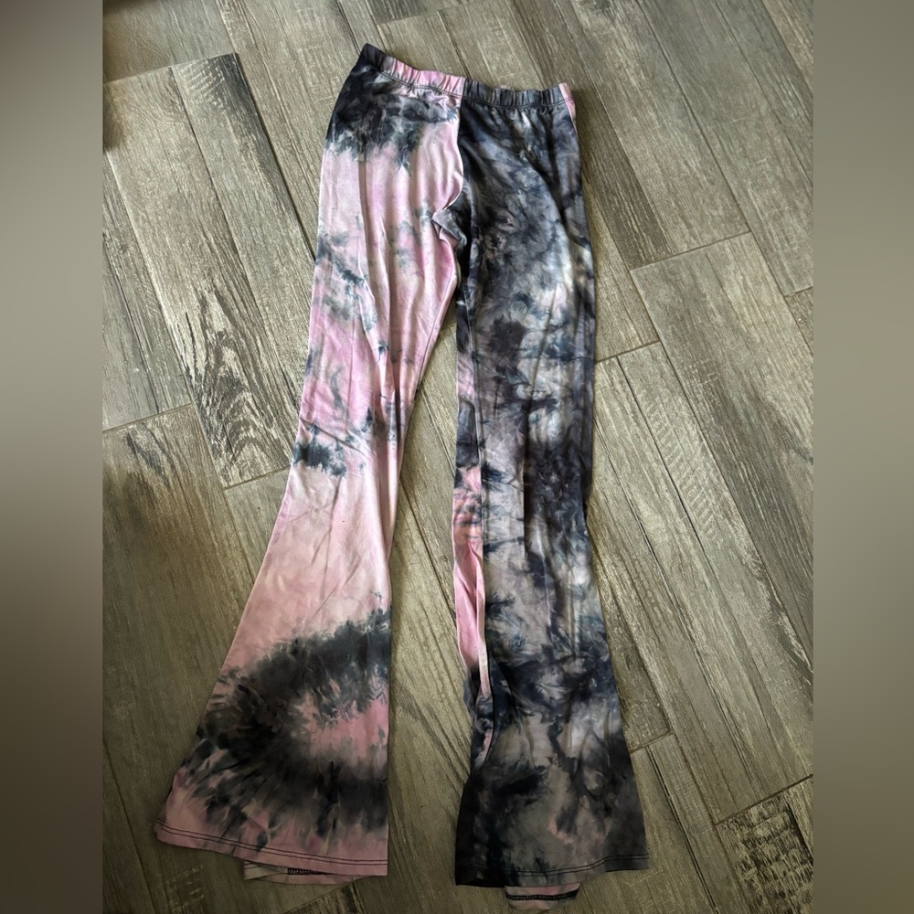 Vibe Sportswear Tie-Dye Apparel
